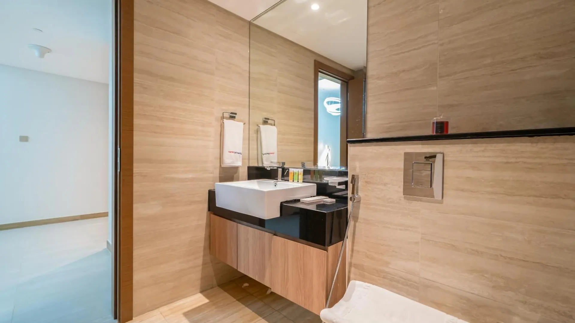 דירות דובאי Indulge In Luxury 1Br Unit At Missoni Urban Oasis